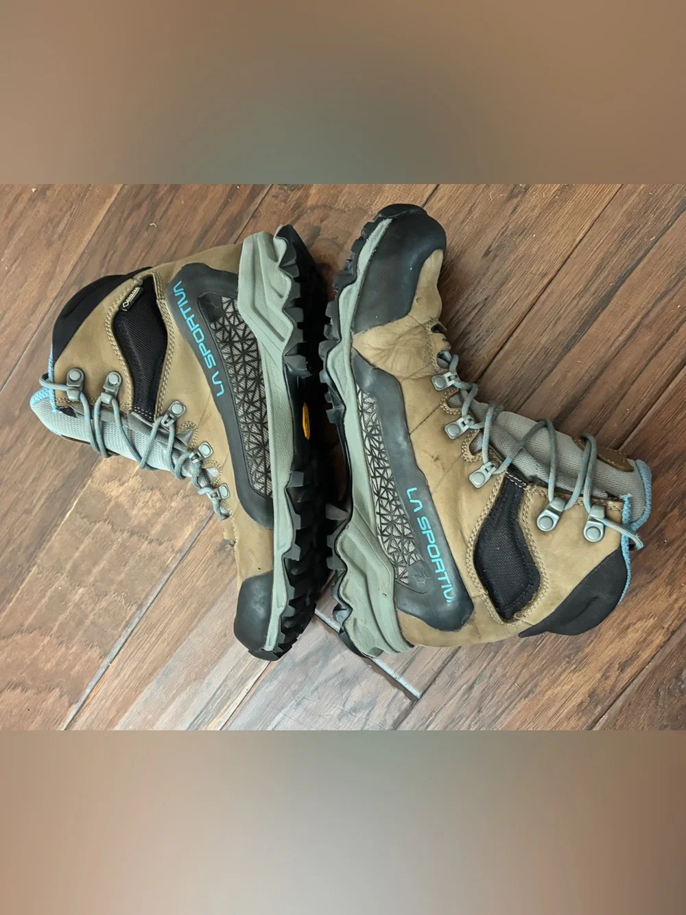 La Sportiva Women's Tan and Light Blue Lace-Up Waterproof Gore-Tex Hiking Boots